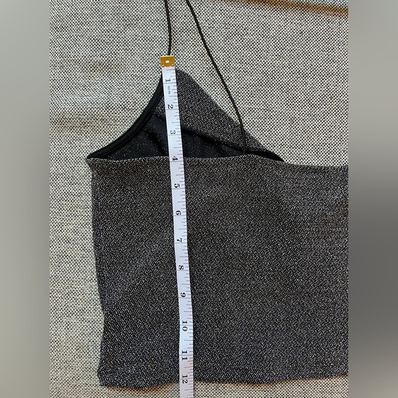 ✨ H&M Y2K Sparkly Crop Top ✨
Size: L 🤍 - Picture 8 of 13